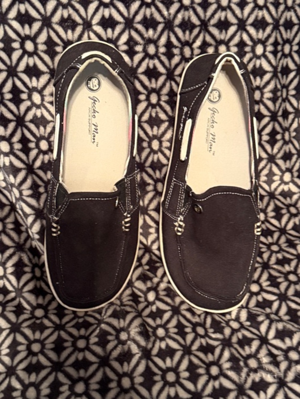 Woman’s Gecko Man Black Slip-On arch support Canvas Shoes